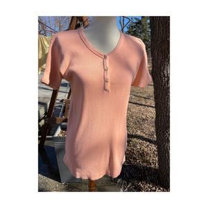 90s Fashion Passport Ribbed Knit Cotton Tee Shirt Peach Pink Scoop Neck 1/4 Butt
